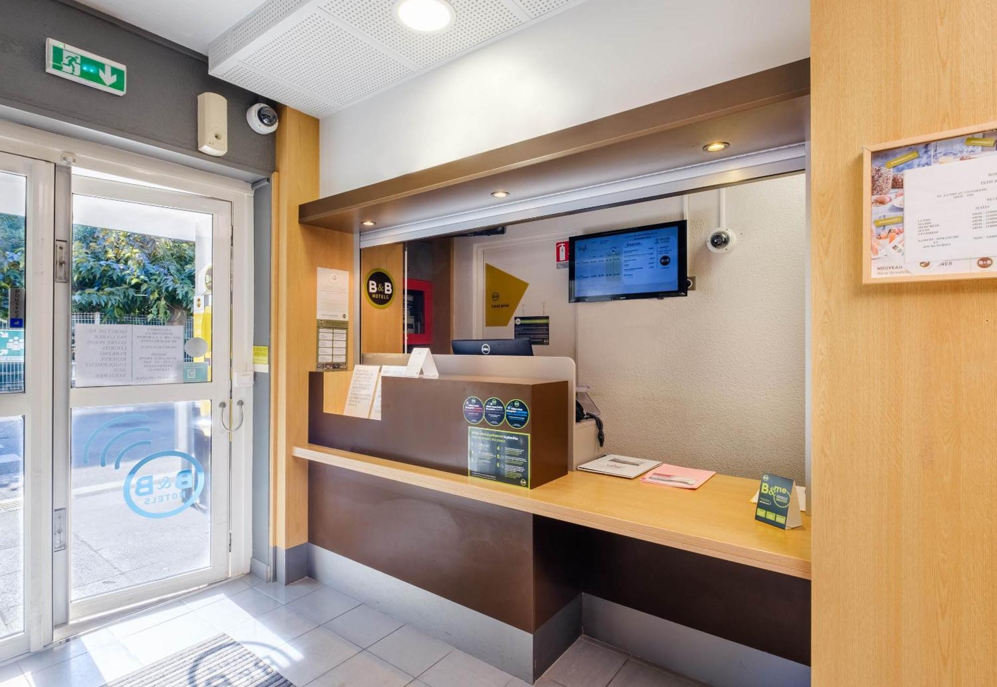 B&B hôtel Villeneuve Loubet Plage Villeneuve-Loubet Exterior foto